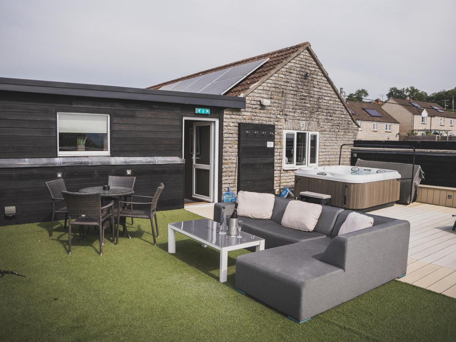 Crossways Hotell Wells Eksteriør bilde The roof terrace at The Old Post Office